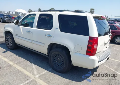 2008 Chevrolet Tahoe Ltz z USA, uszkodzony, nr VIN 1GNFC13028R229605